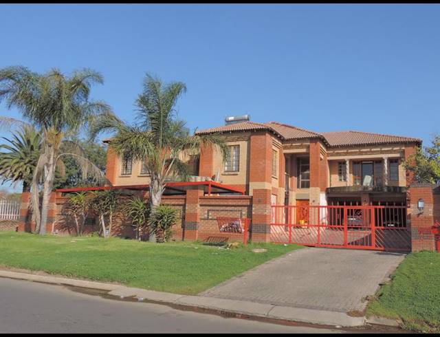 13 BEDROOM HOUSE FOR SALE IN BIRCH ACRES